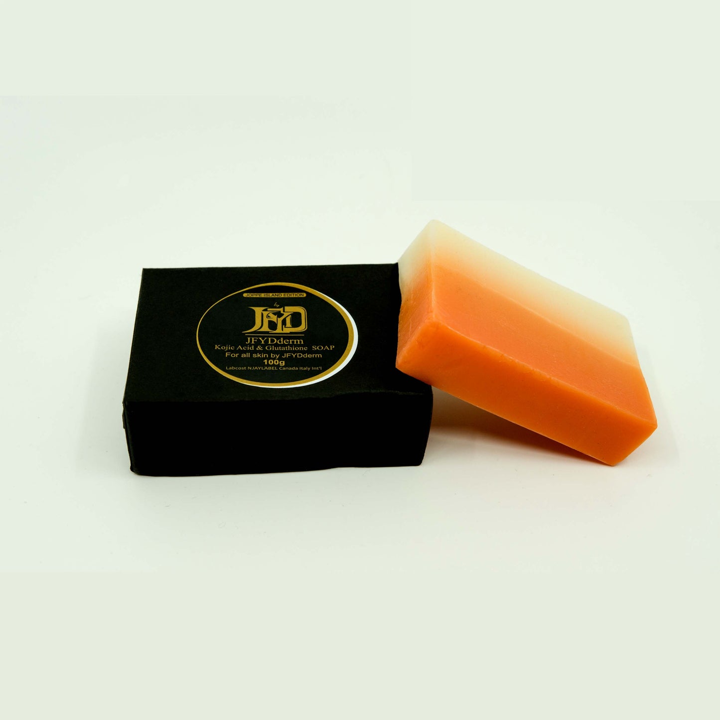 Clarifying soap with exfoliating gluta
